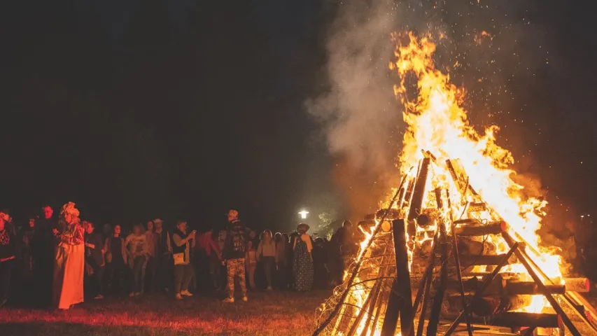 Вянкі, карагоды, фаершоў: як у Мінску другі раз за год адсвяткавалі Купалле