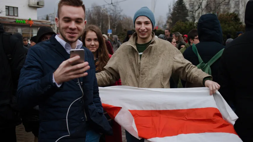 Фотарэпартаж з мінскай акцыі пратэсту супраць "дэкрэта аб дармаедах"