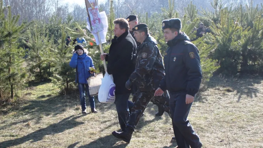 Жыхару Брэста не далі на Масленіцу спаліць пудзілы “бюракрата” і “карупцыі” 