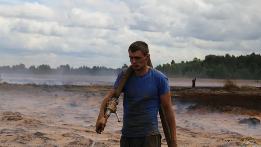 Як у Петрыкаўскім раёне змагаюцца з пажарамі на тарфяніках