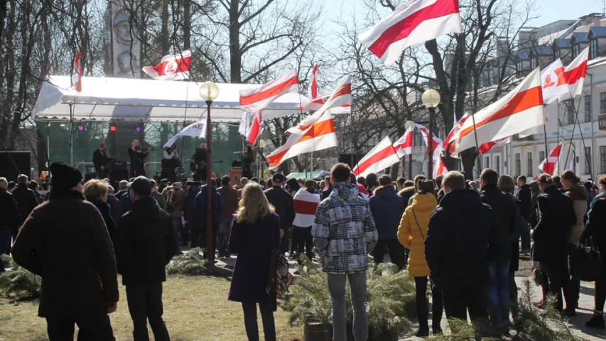 Мітынг, кірмаш рамёстваў і рок-канцэрт. “Свята незалежнасці” ў Брэсце