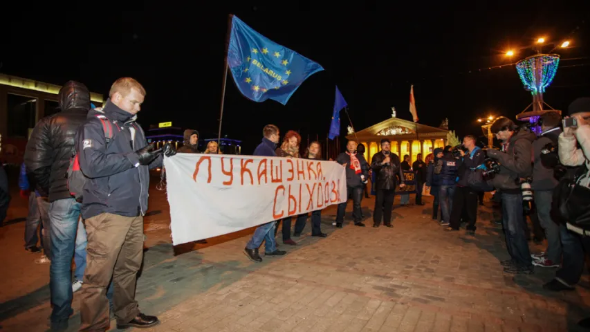 Фотарэпартаж са стыхійнай акцыі пратэсту ў Мінску