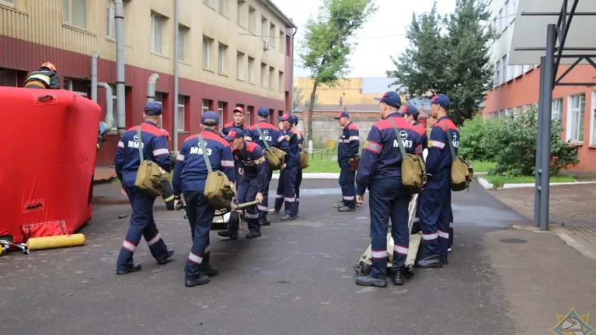 У Мінску на заводзе прайшлі маштабныя вучэнні з удзелам верталётаў (фота, відэа)