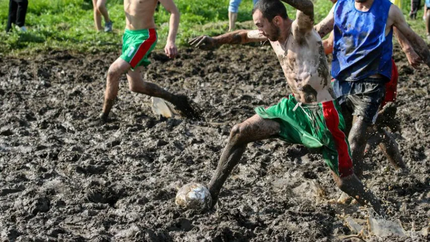 У Ашмянах зноў пройдзе чэмпіянат па "балотным футболе"