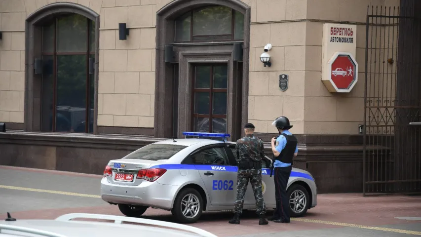 У Мінску быў ачэплены будынак Нацбанка, шукалі бомбу (фота)