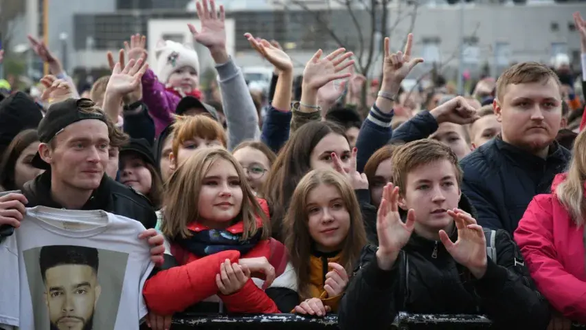 Макей прыехаў на раздачу бургераў ад Цімаці 