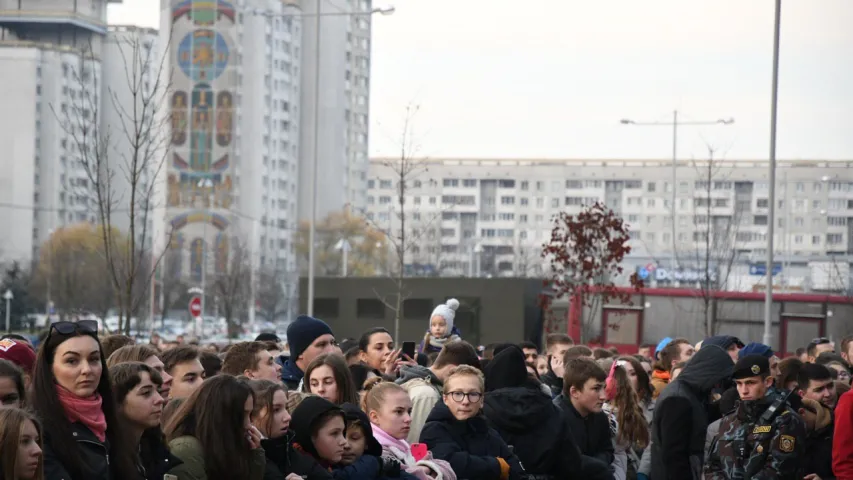 Макей прыехаў на раздачу бургераў ад Цімаці 