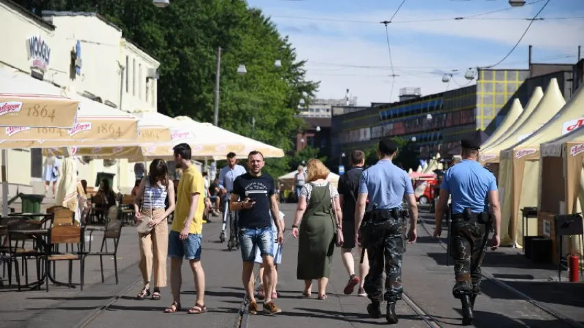 Трыкатаж з вуліцы Кастрычніцкай прыбралі, шашлыкі і піва засталіся 