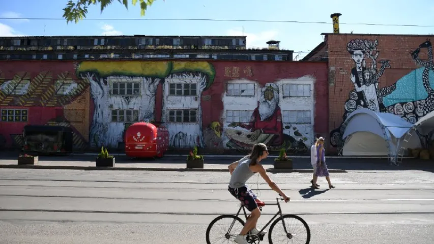 Трыкатаж з вуліцы Кастрычніцкай прыбралі, шашлыкі і піва засталіся 