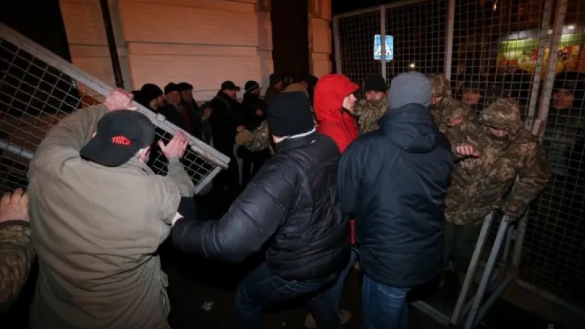 У Кіеве ў нядзелю адбыліся сутычкі пратэстоўцаў і паліцыі 