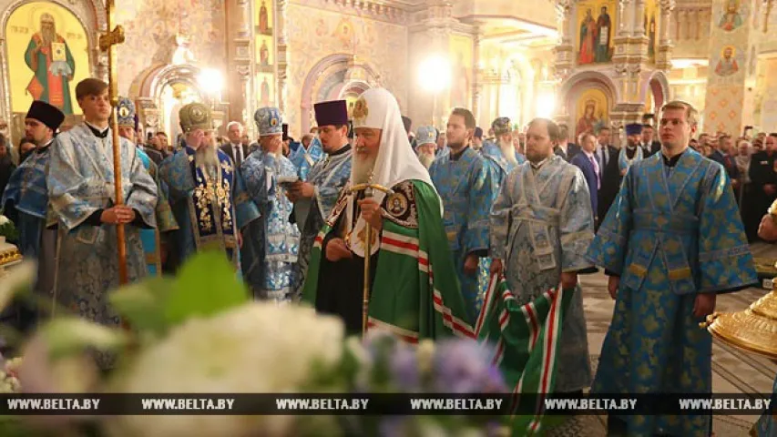 Маскоўскі патрыярх Кірыл адслужыў у Мінску усяночную і асвяціў Усясвяцкі храм