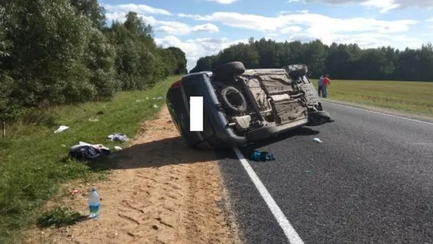 У ДТЗ пад Мастамі загінула 19-гадовая дзяўчына. Яе бацька заснуў за рулём