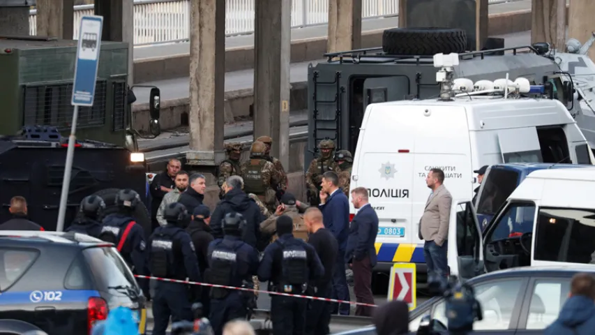 У Кіеве мужчына пагражаў узарваць мост Метро. Яго затрымалі