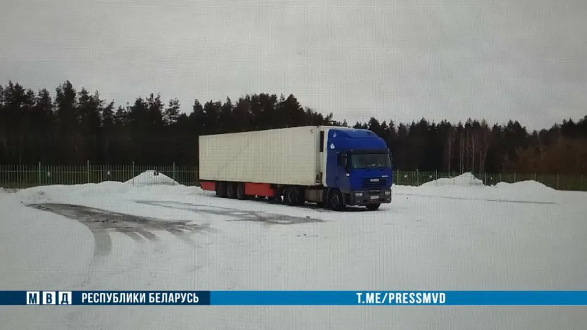 Пад Магілёвам з расійскага грузавіка скралі тону сыру