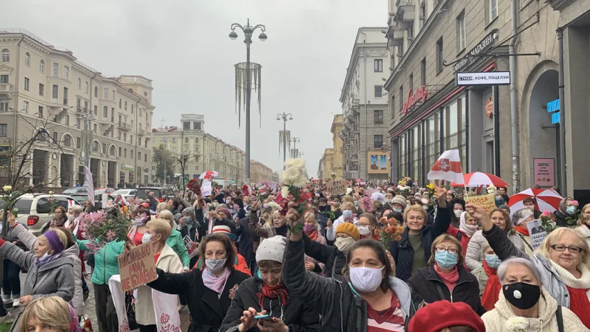 На Марш пенсіянераў у Мінску выйшла каля тысячы чалавек