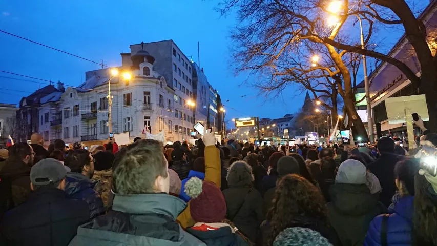 В Словакии проходят крупнейшие гражданские протесты. Что это?