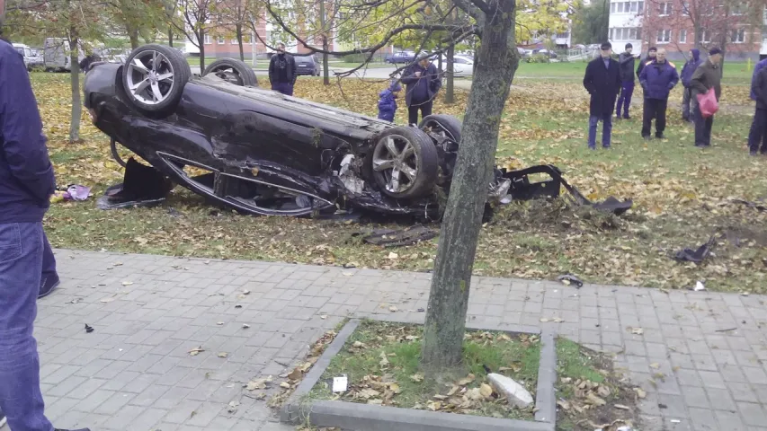 У Магілёве маршрутка сутыкнулася з Audi, ёсць пацярпелыя (фота)