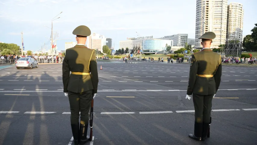 Расійскі генерал завітаў на рэпетыцыю ваеннага парада ў Мінску (фота)