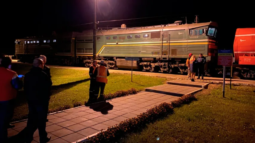 На станцыі Некрашы пад Слуцкам адбыўся разліў салянай кіслаты з цыстэрны (відэа)