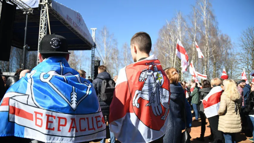 Светлыя твары, шчырыя ўсмешкі: фотарэпартаж з Дня Волі ў Гродне