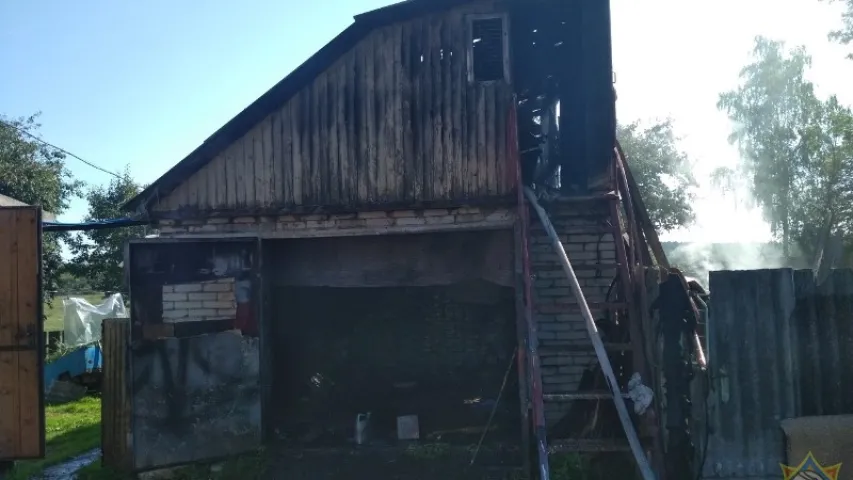 Шасцігадовы хлопчык пад Талачыном спаліў аўтамабіль суседа (фота)