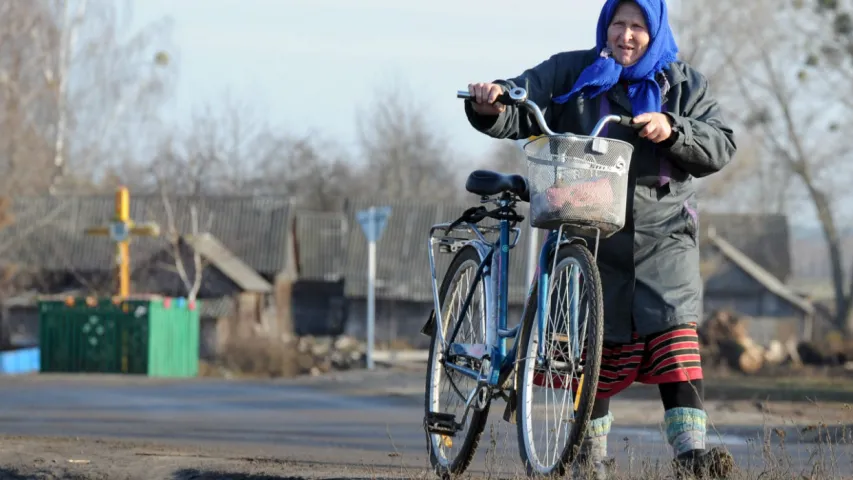 Як сустракаюць Новы год на Палессі: карагоды вакол ёлкі, закапанай у пясок