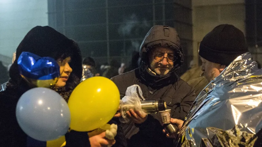 Як ва Украіне сустракалі вызваленых з палону (фотарэпартаж) 