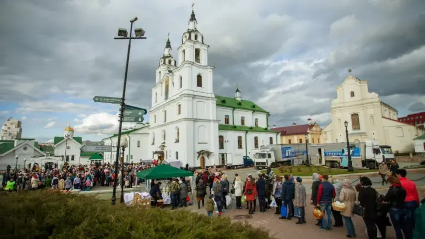 Як святкуюць Вялікдзень праваслаўныя і католікі