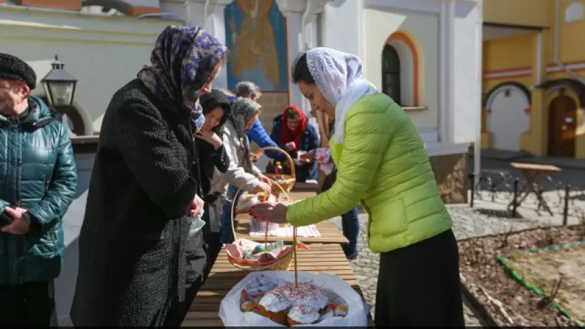 У праваслаўных храмах ідзе асвячэнне велікодных страваў