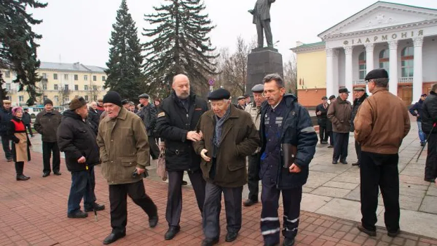 Віцебскі камуніст перажыў сардэчны прыступ каля помніка Леніну