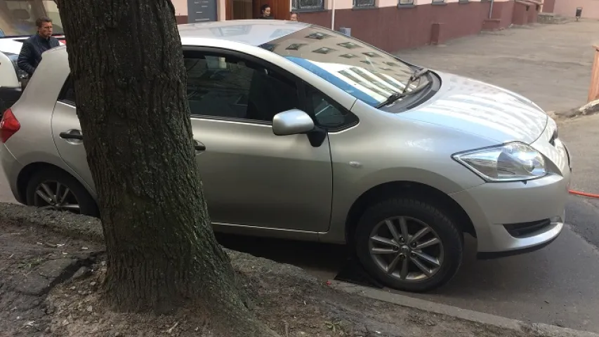 Аўтамабіль без кіроўцы ў Віцебску насмерць збіў пенсіянерку