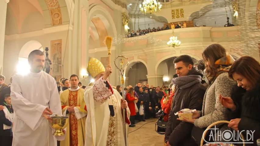 Католікі адзначаюць Вялікдзень — свята Уваскрэсення Хрыстовага