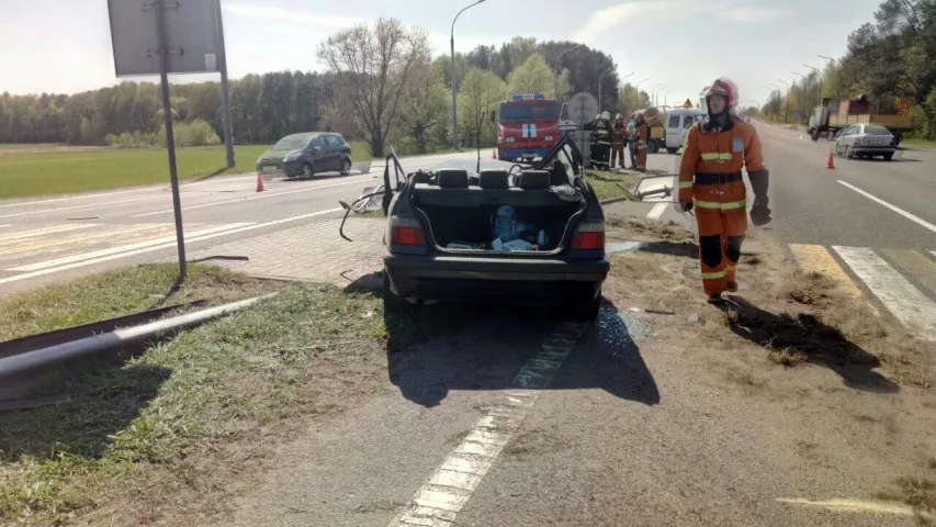 На Брэстчыне на аўтадарозе М-1 сутыкнуліся тры аўтамабілі, ёсць загінулы