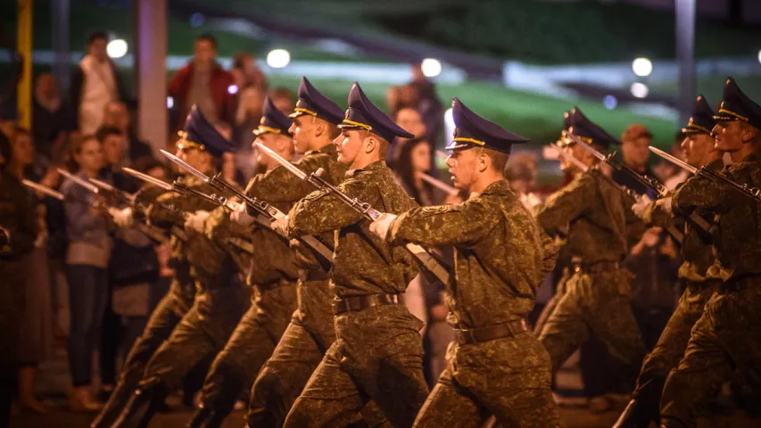 Як праходзіла начная рэпетыцыя параду ў цэнтры Мінска?