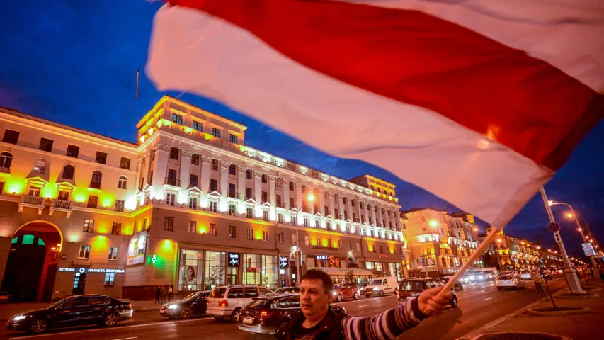 Акцыя “Праспект нацыянальнага сцяга” — у фотарэпартажы Еўрарадыё