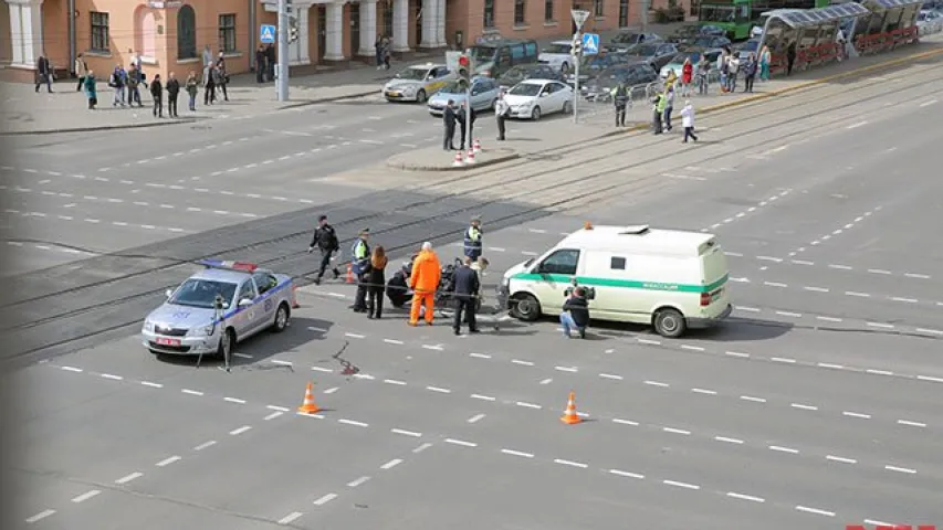 Інспектар ДАІ, якога ў красавіку ў Мінску збіў байкер, апрытомнеў