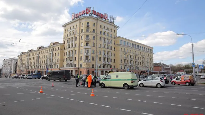 Інспектар ДАІ, якога ў красавіку ў Мінску збіў байкер, апрытомнеў